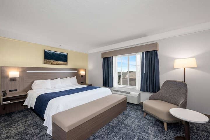Room 32 of 51