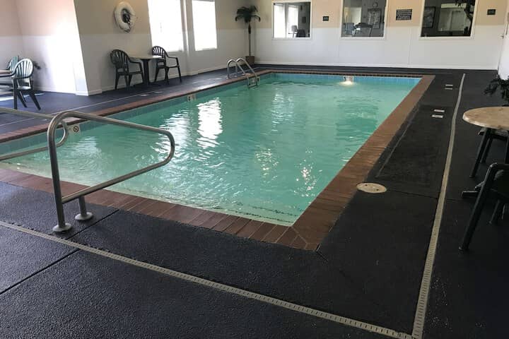 Pool 41 of 51