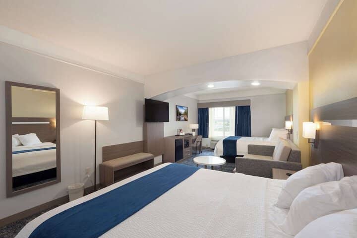 Room 15 of 51
