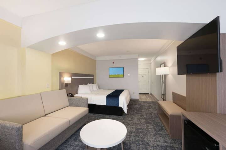 Room 9 of 51